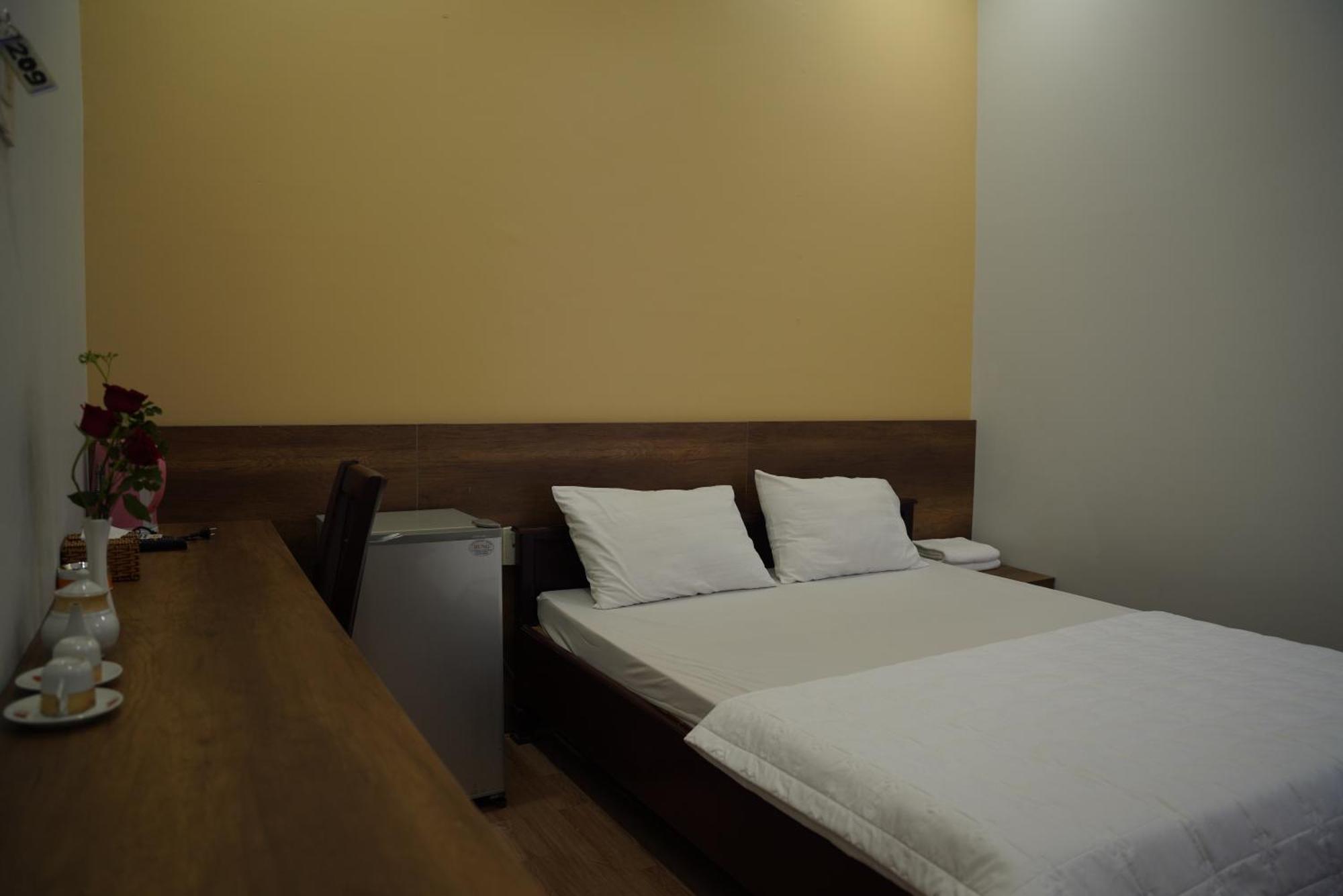 Khach San De Vuong Hotel Cao Lanh Bagian luar foto