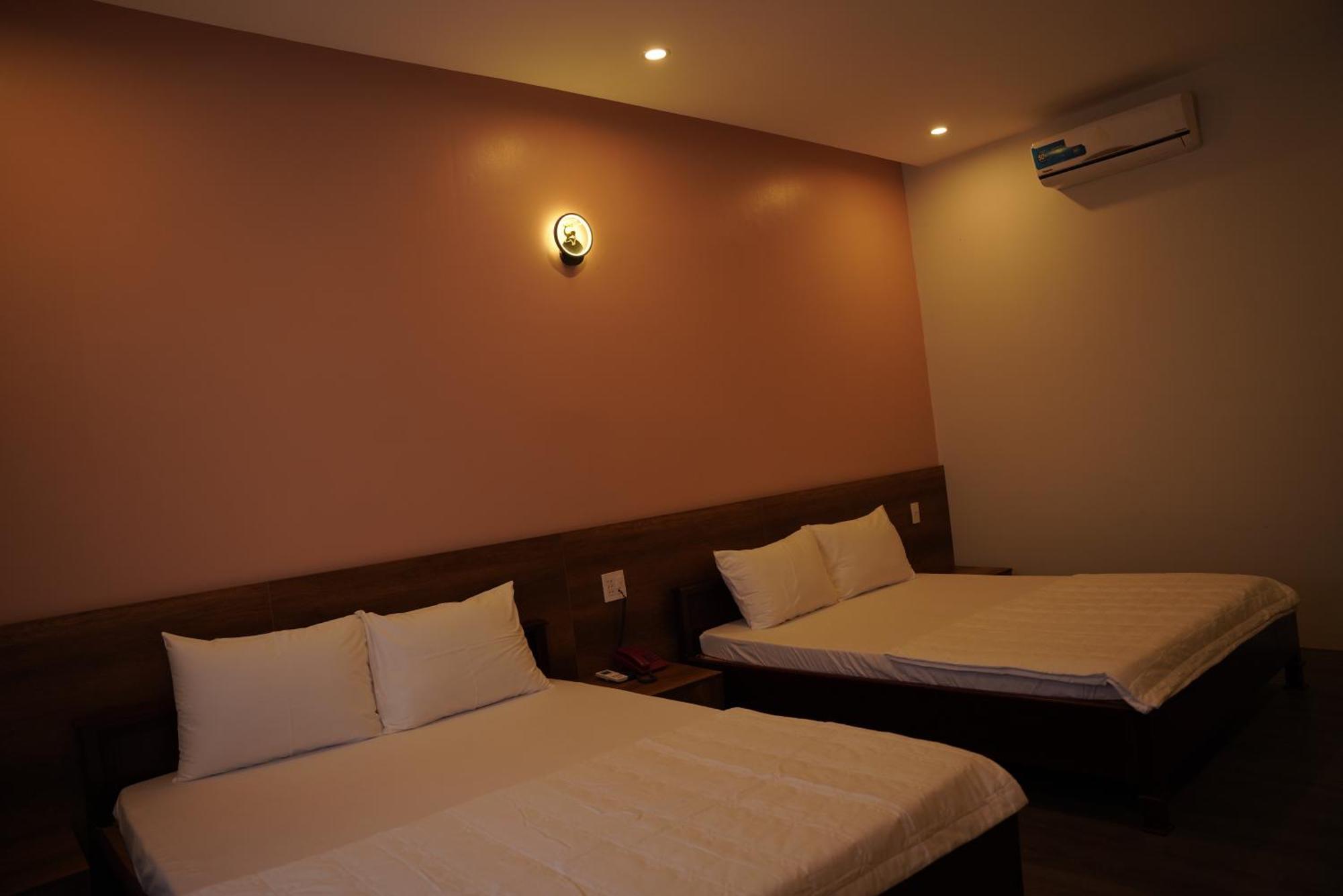 Khach San De Vuong Hotel Cao Lanh Bagian luar foto