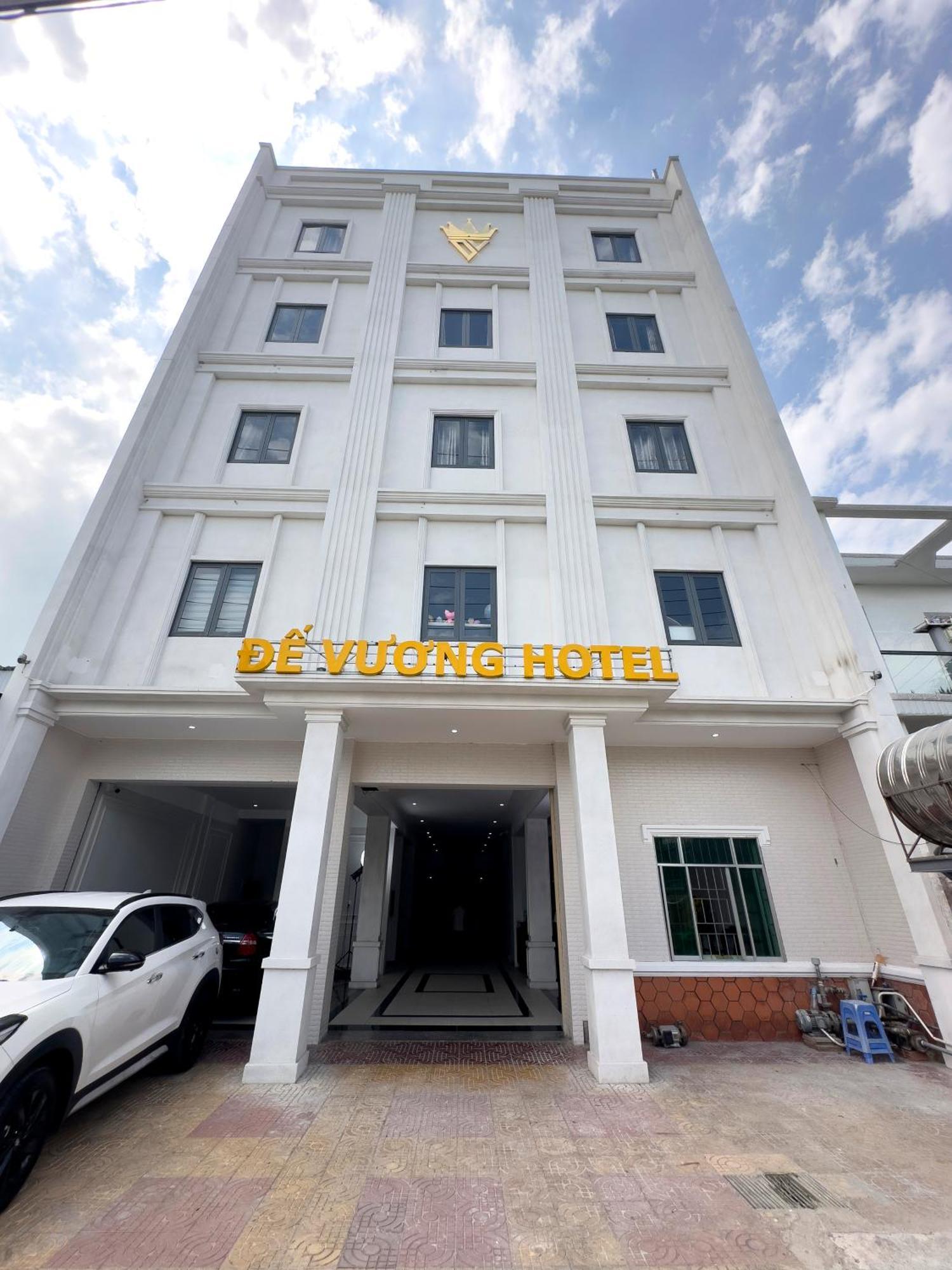 Khach San De Vuong Hotel Cao Lanh Bagian luar foto