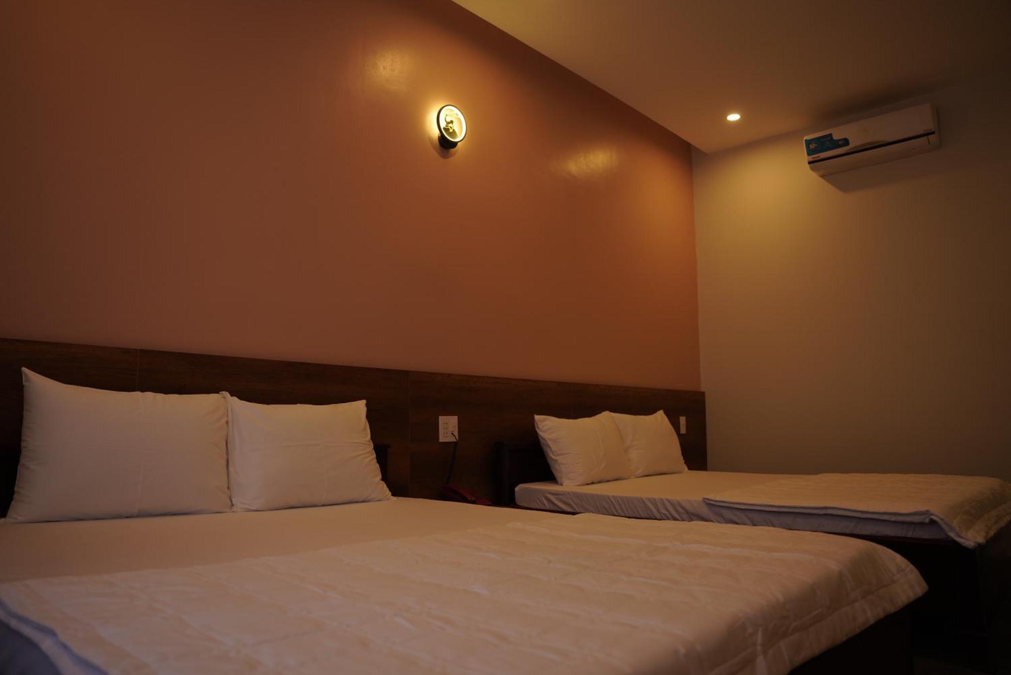 Khach San De Vuong Hotel Cao Lanh Bagian luar foto