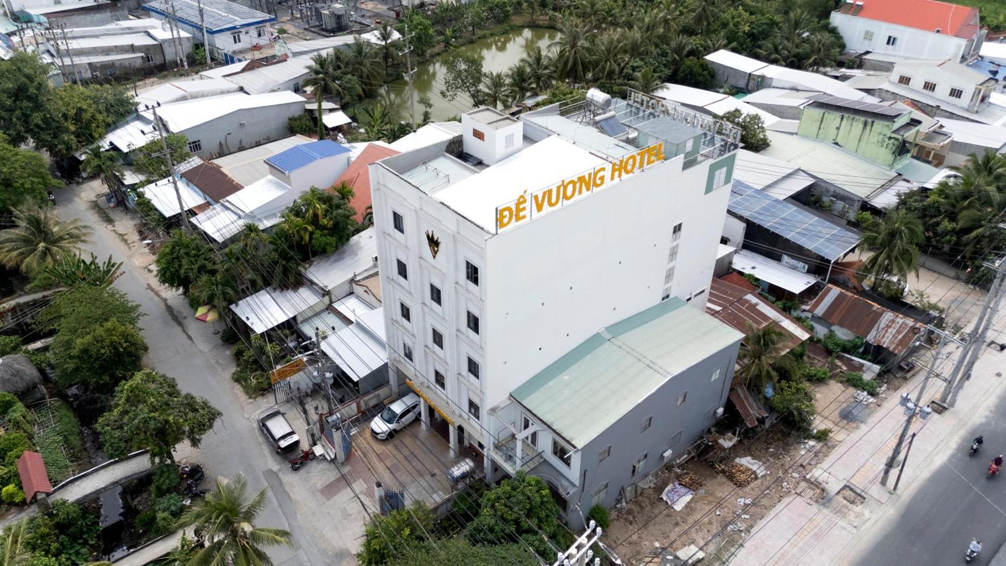 Khach San De Vuong Hotel Cao Lanh Bagian luar foto