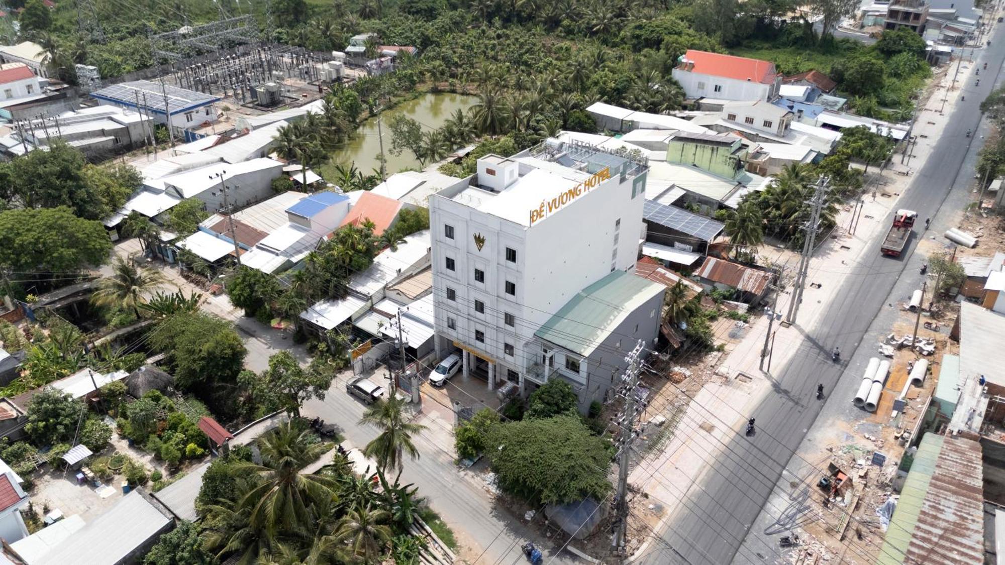 Khach San De Vuong Hotel Cao Lanh Bagian luar foto