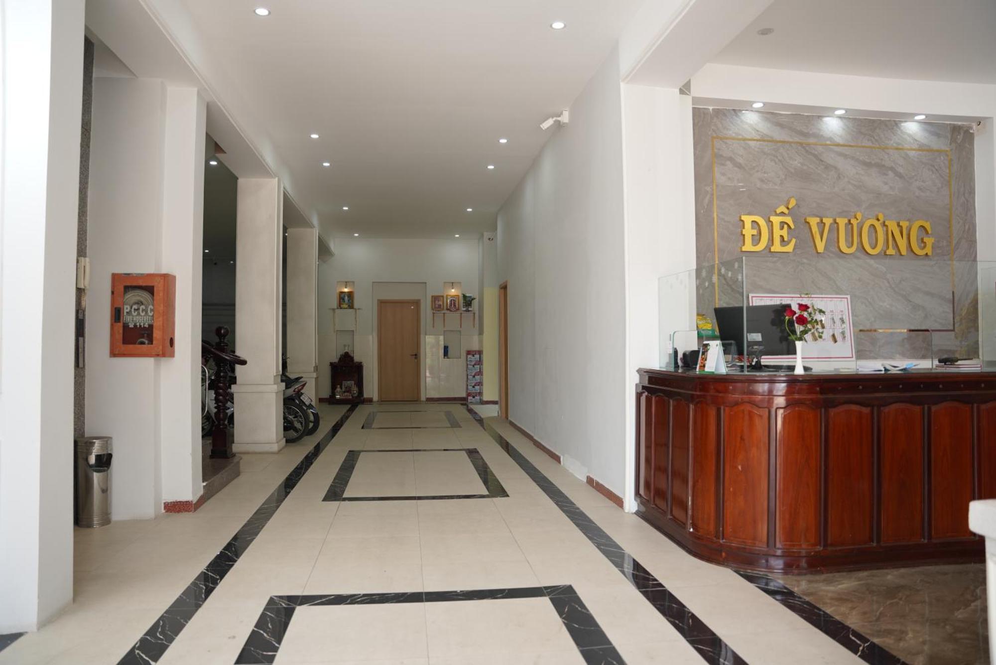Khach San De Vuong Hotel Cao Lanh Bagian luar foto